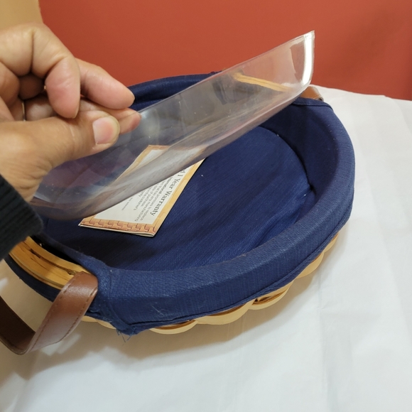 Taskets Renaissance Pie Caddy Basket w/Blue Liner and two Handles. - Picture 9 of 11